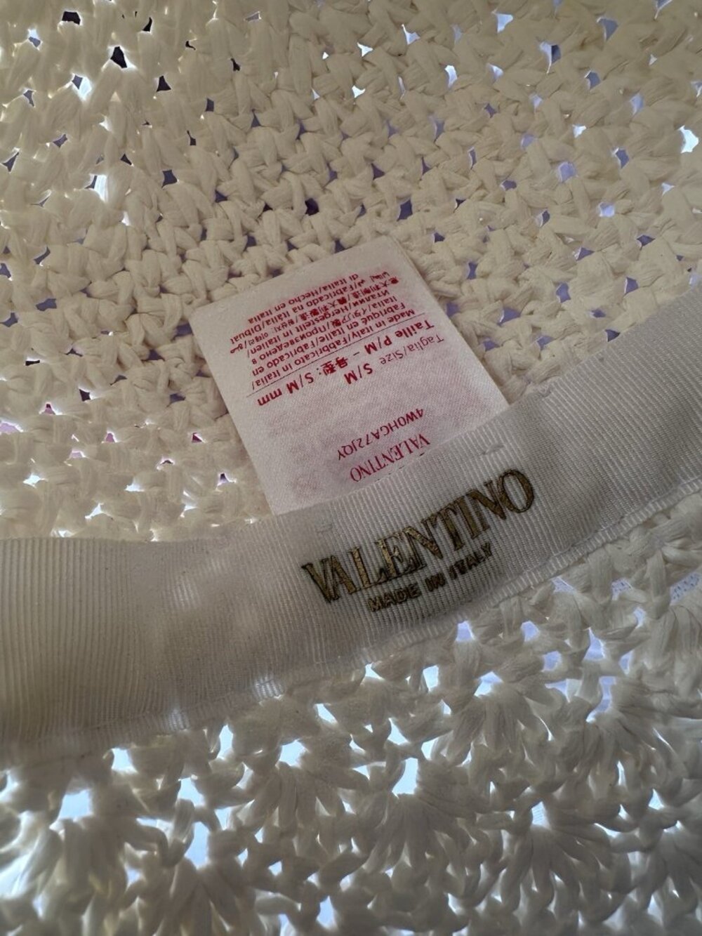 Valentino Garavani Crochet Bucket Hat in Bianco & Gold - Picture 11 of 13